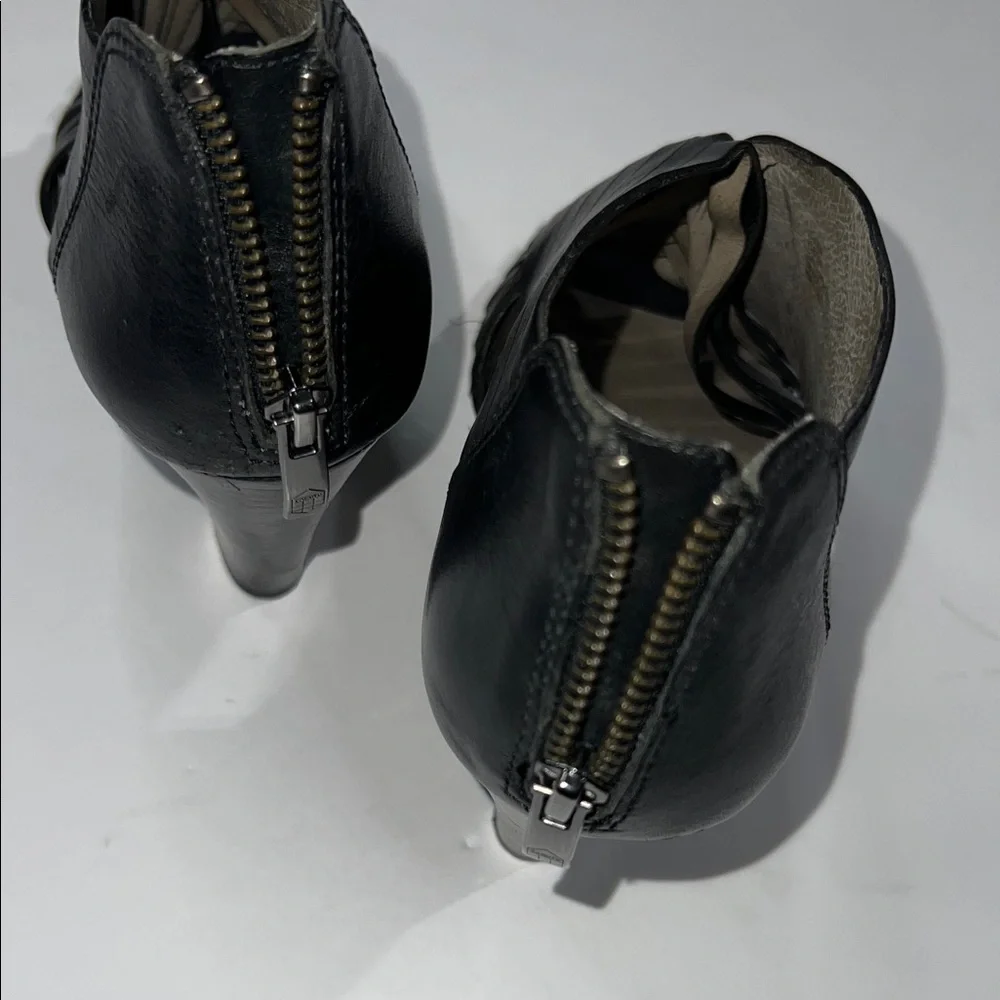 Vince Camuto Black Strappy Wedges size 6.5 - Picture 5 of 8